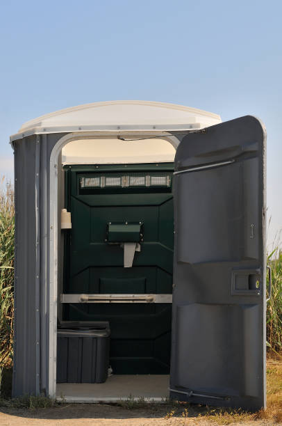Best Porta potty rental near me  in Grosse Pointe Park, MI